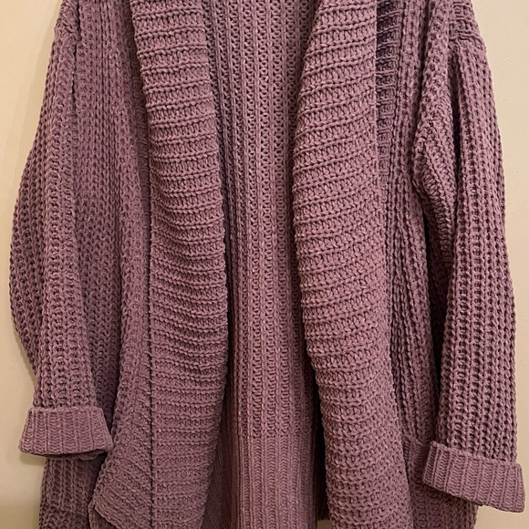 POL sweater/cardigan, size Medium, darker violet color, 2 pockets, smoke free - Picture 3 of 6